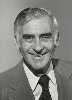 A black and white portrait image showing former politician Billy Snedden.