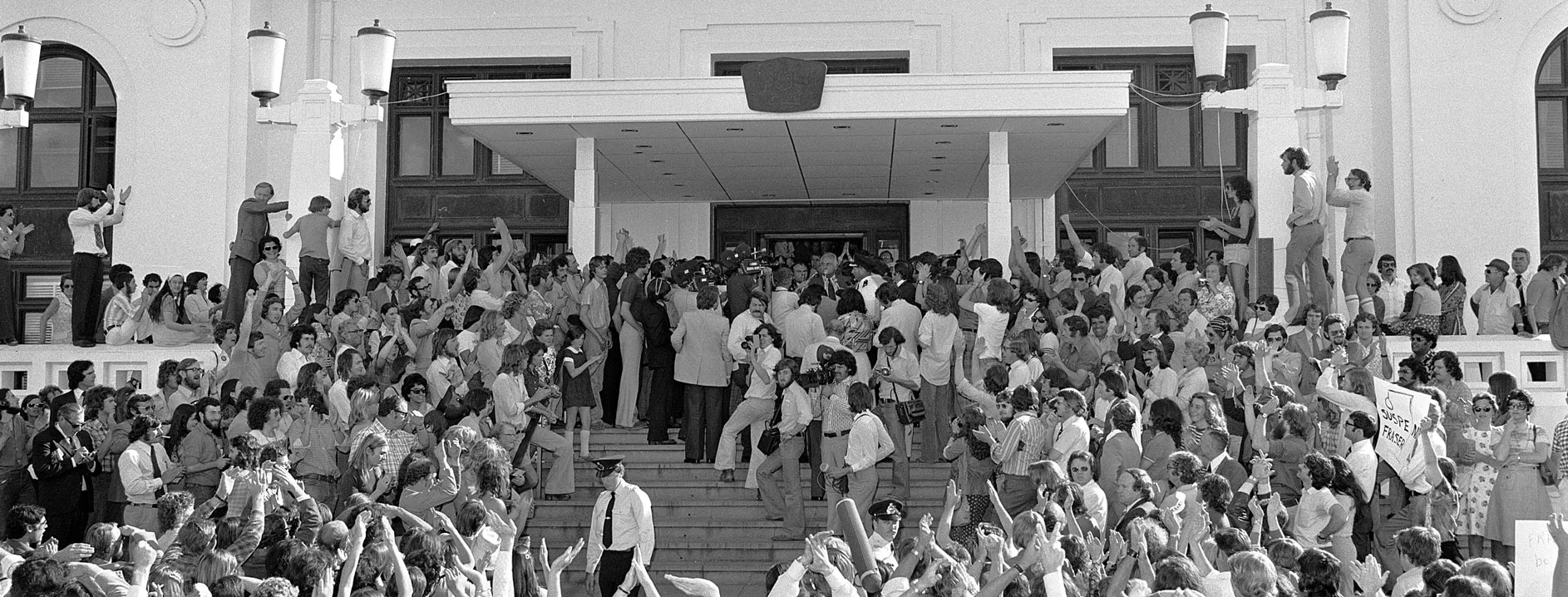 Crowds and press outside Parliament House following the dissolution of parliament.