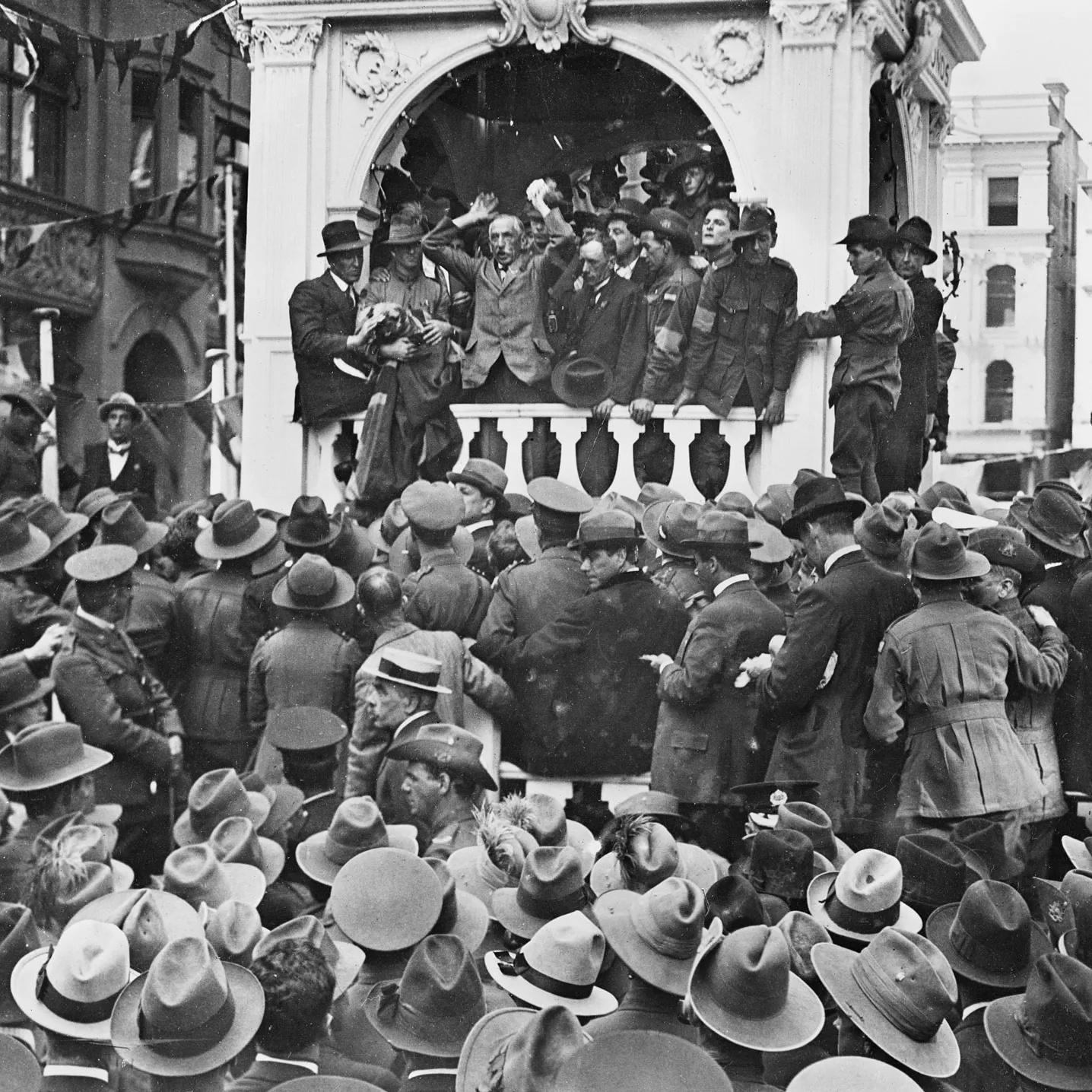 Prime Minister Billy Hughes speaking in front of a huge crowd at Martin Place, Sydney.