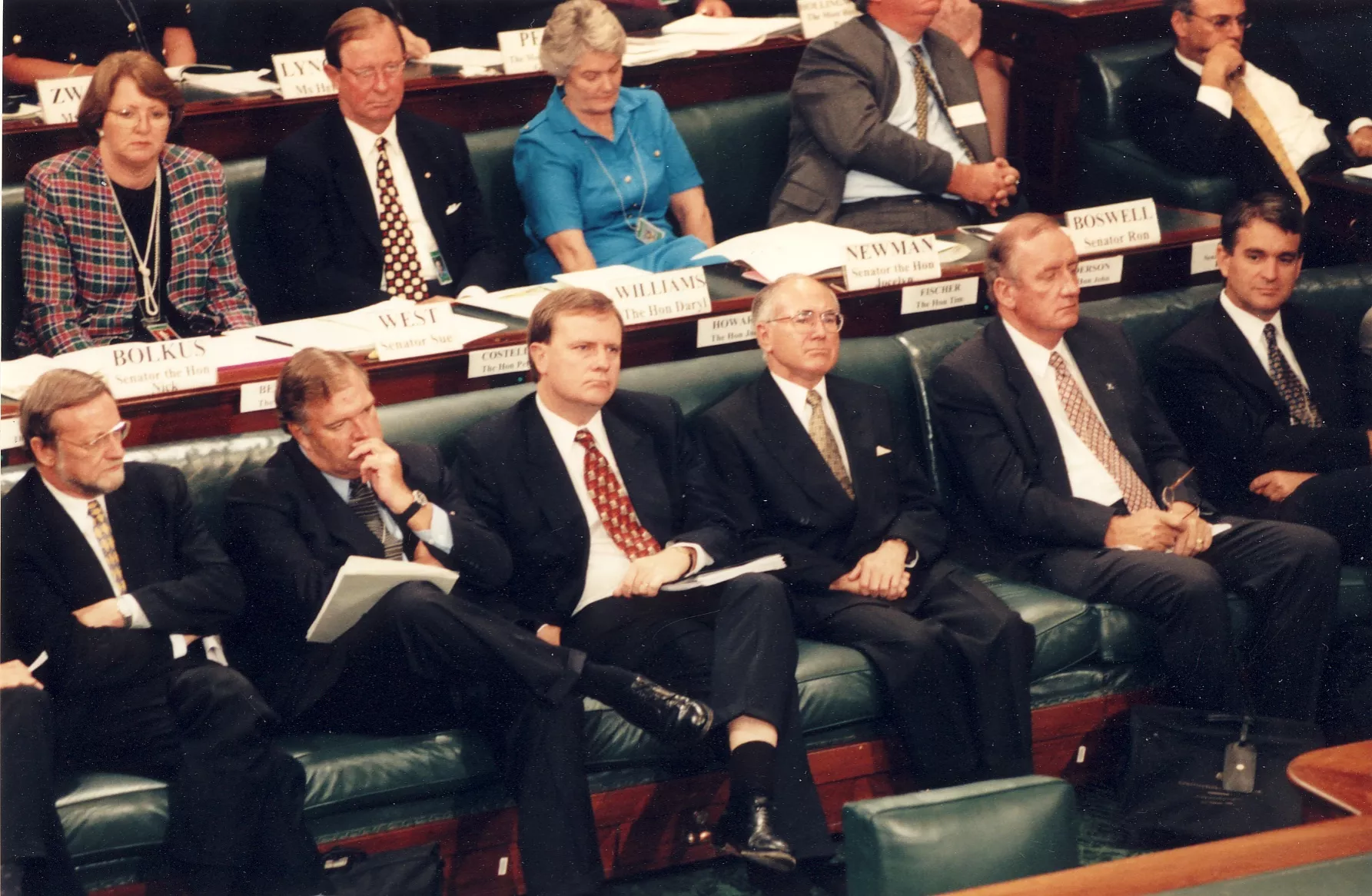 The Constitutional Convention, held at Old Parliament House in 1998, included many politicians from across party lines, with both republicans and monarchists in the government. Monarchist prime minister John Howard shared the front benches of the old House of Representatives chamber with his republican treasurer Peter Costello and his Labor republican opponent, Opposition Leader Kim Beazley. 