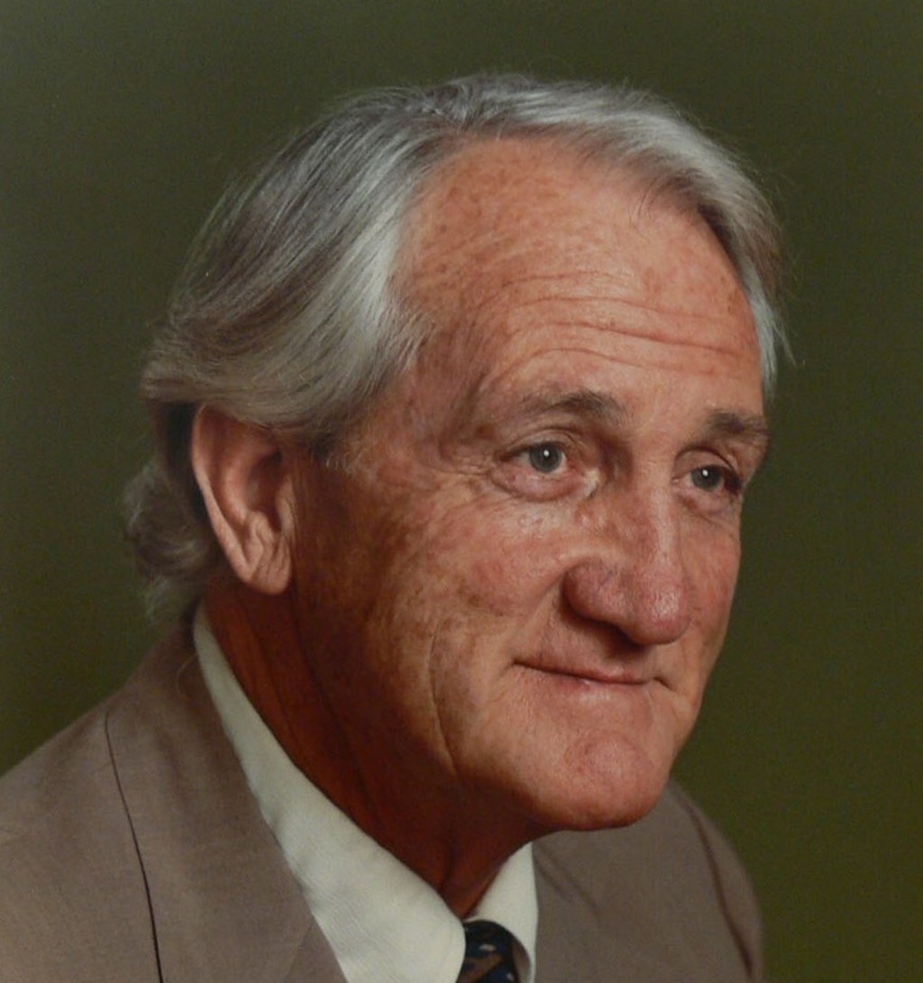 Vale the Hon. Tom Uren AC Vale the Hon. Tom Uren AC
